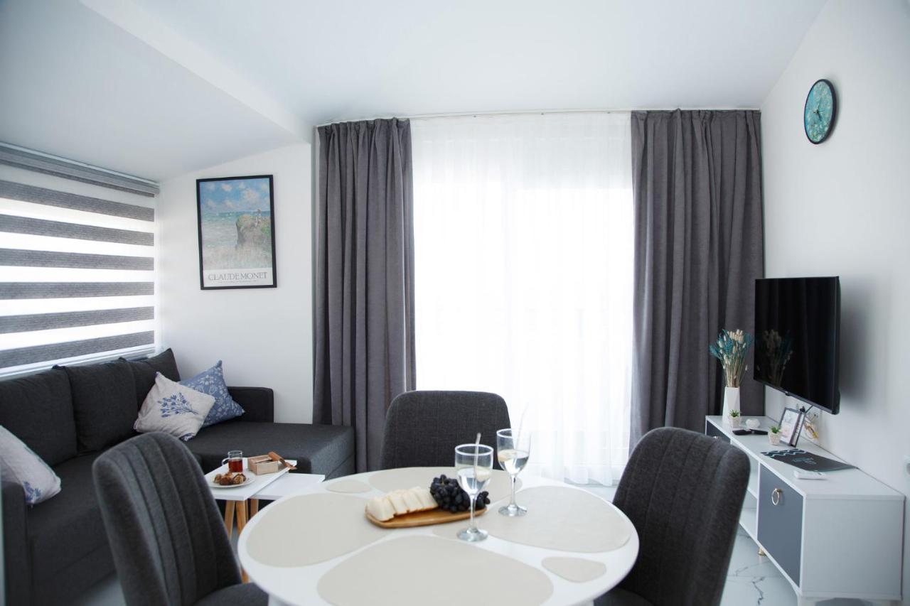 Art Life Apartment *
