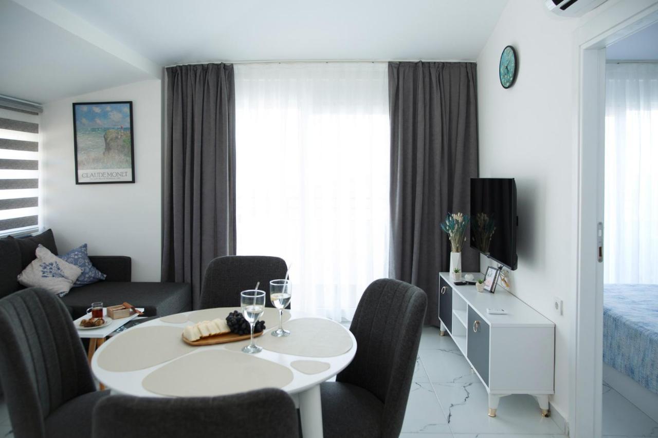 Art Life Apartment