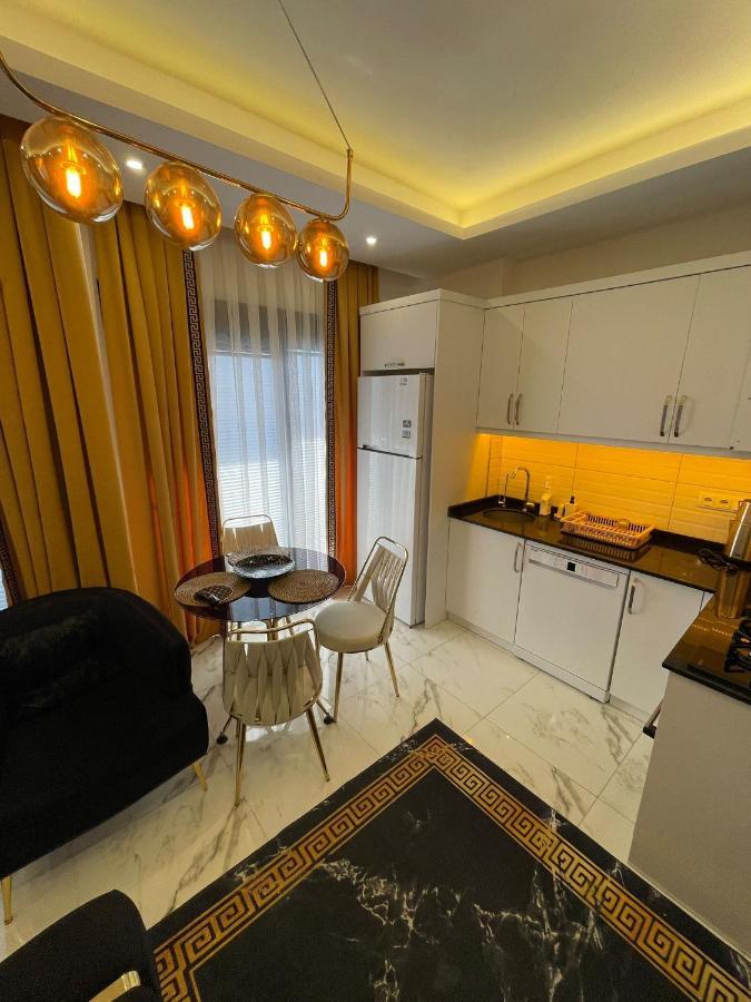 2+1 Dubleks Denize 100 Mt Lejlighed Alanya