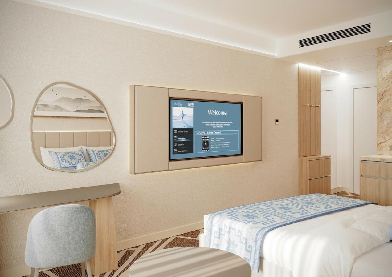 Livingston Grand & 5*