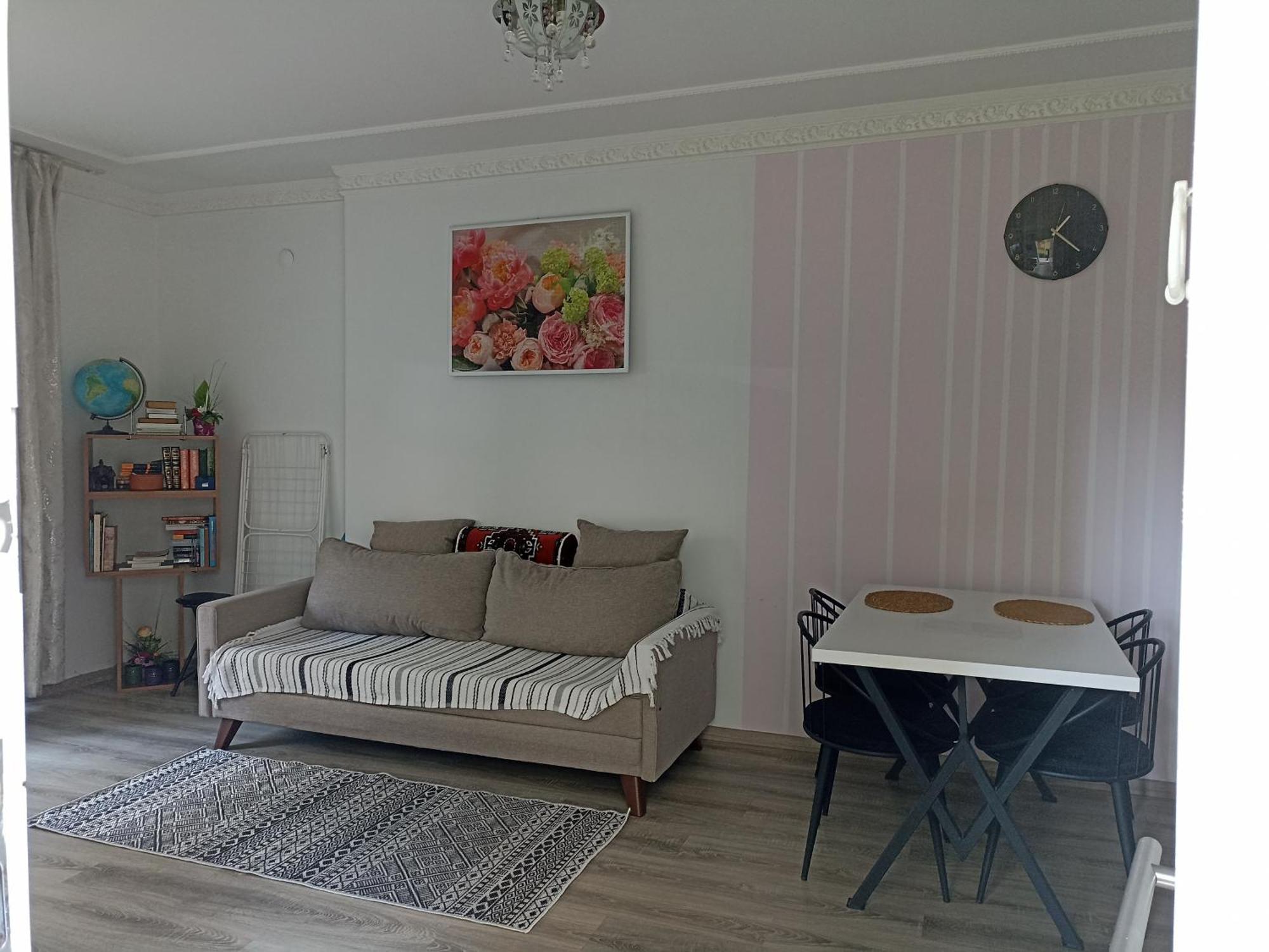 Emniyet Sokak Apartment *