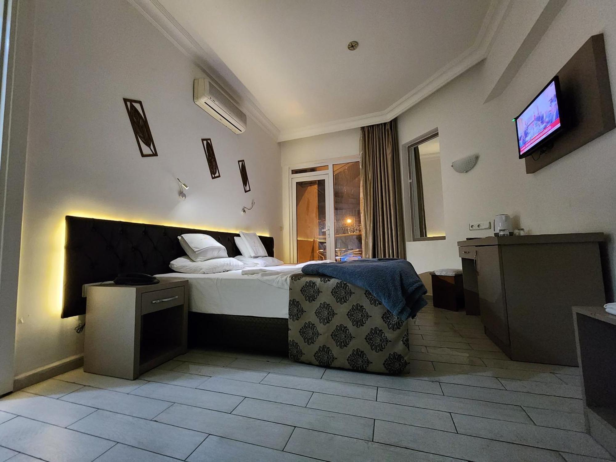 Cleopatra Hotel