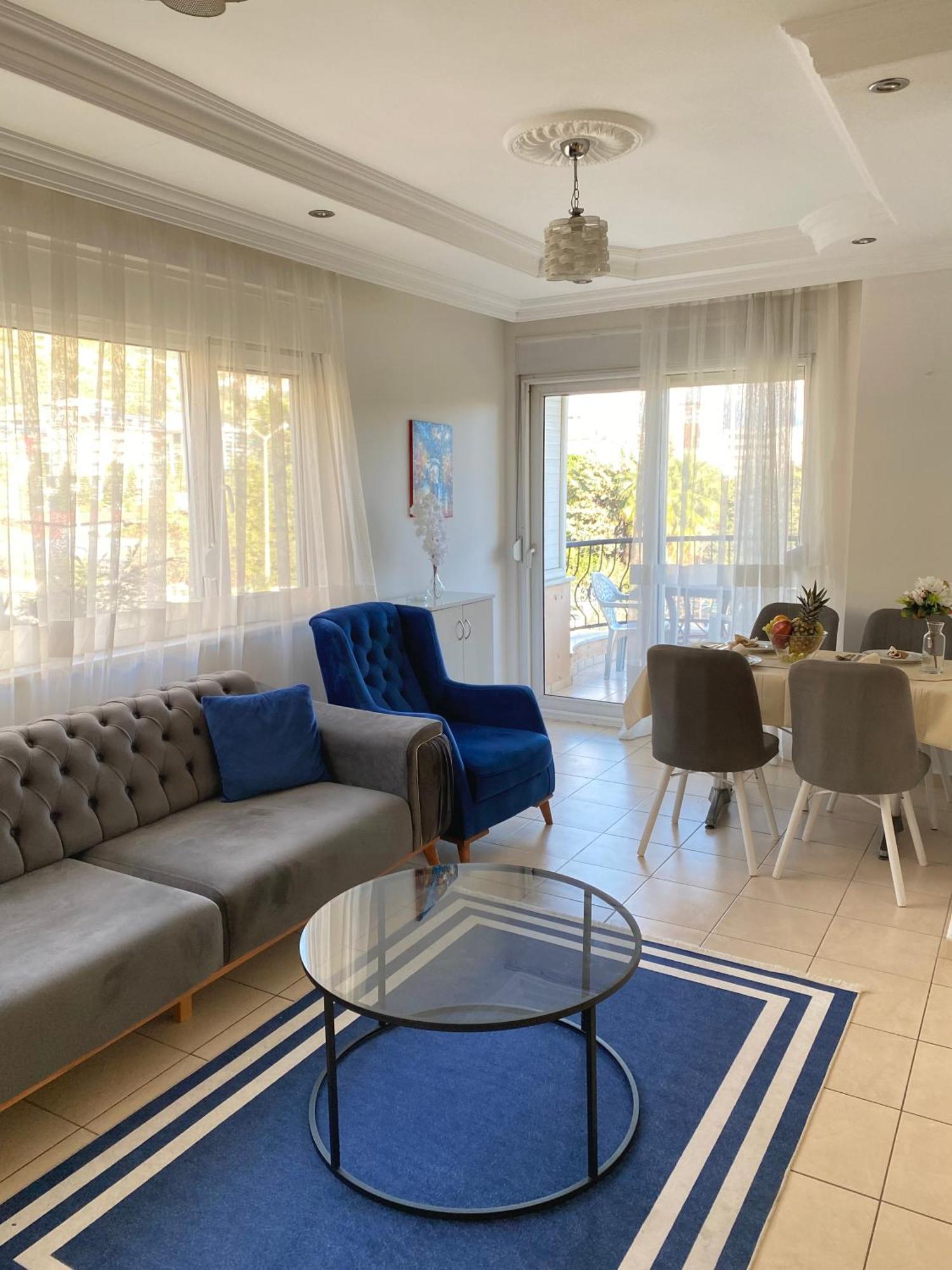 Zerrin Hanim - 1 Minute From Kleopatra Beach *