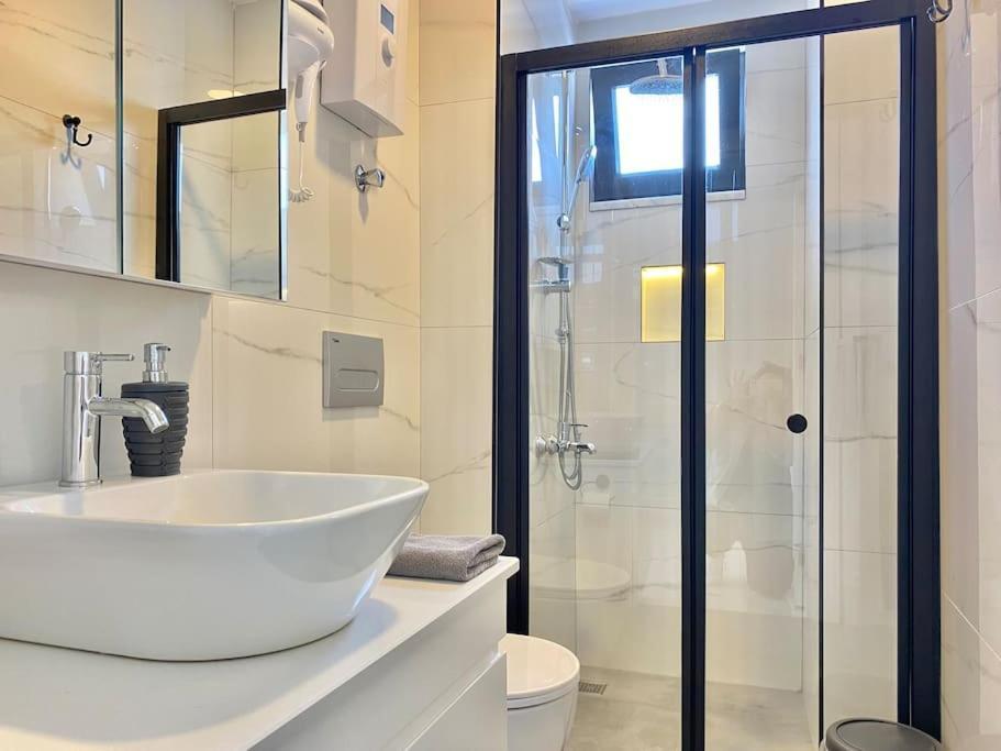 Appartement Camelia 12 1+1 On Cleopatra With Partly Seaview Alanya