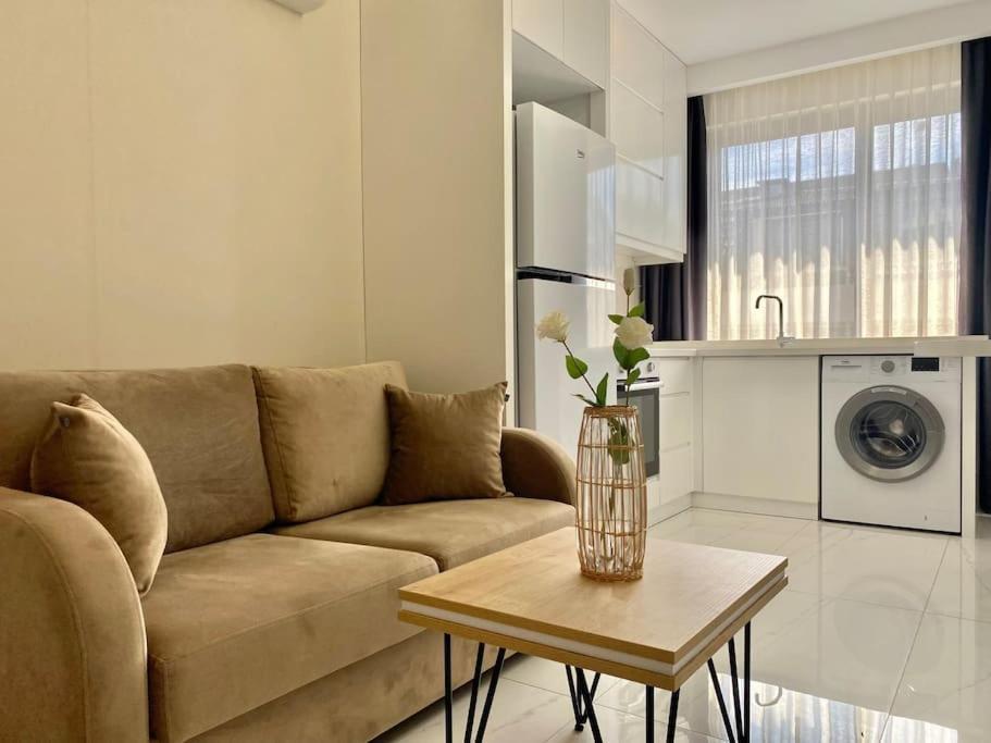 Appartement Camelia 12 1+1 On Cleopatra With Partly Seaview Alanya