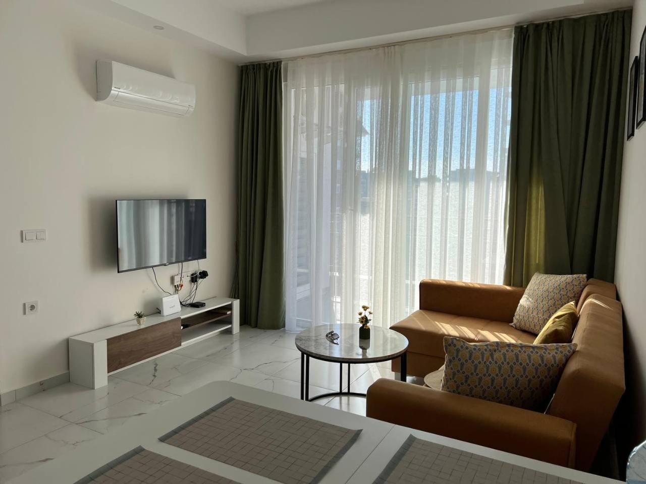 Art Life Apartment