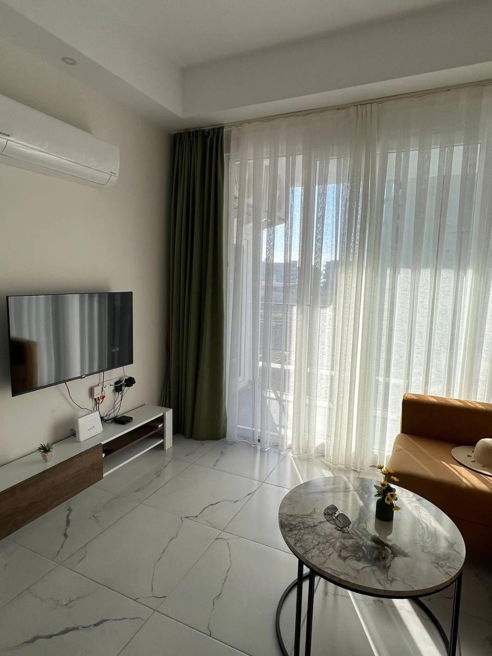 Art Life Apartment