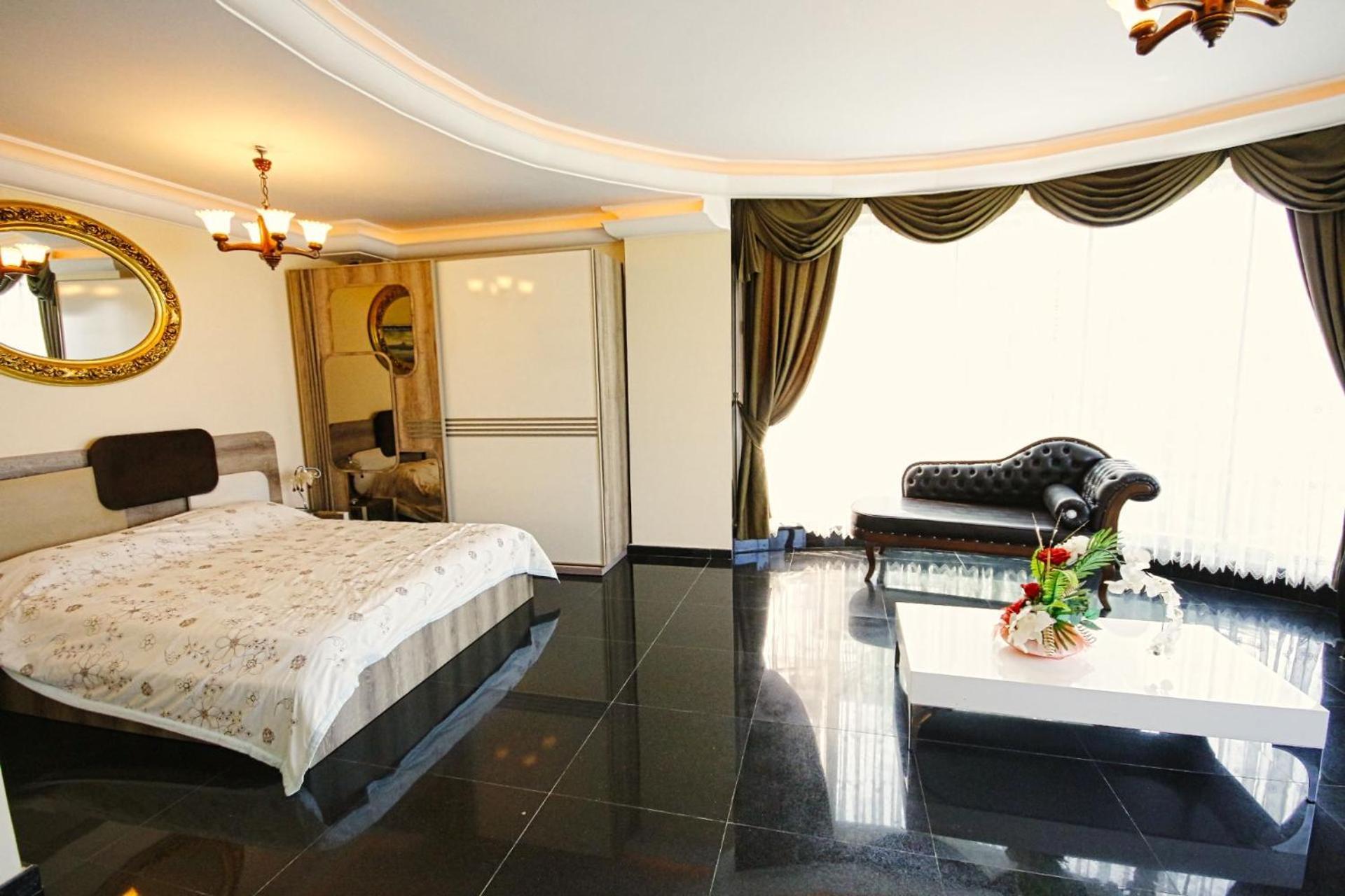 Villa - Luxus - Pool - Whirlpool - - Kestel *