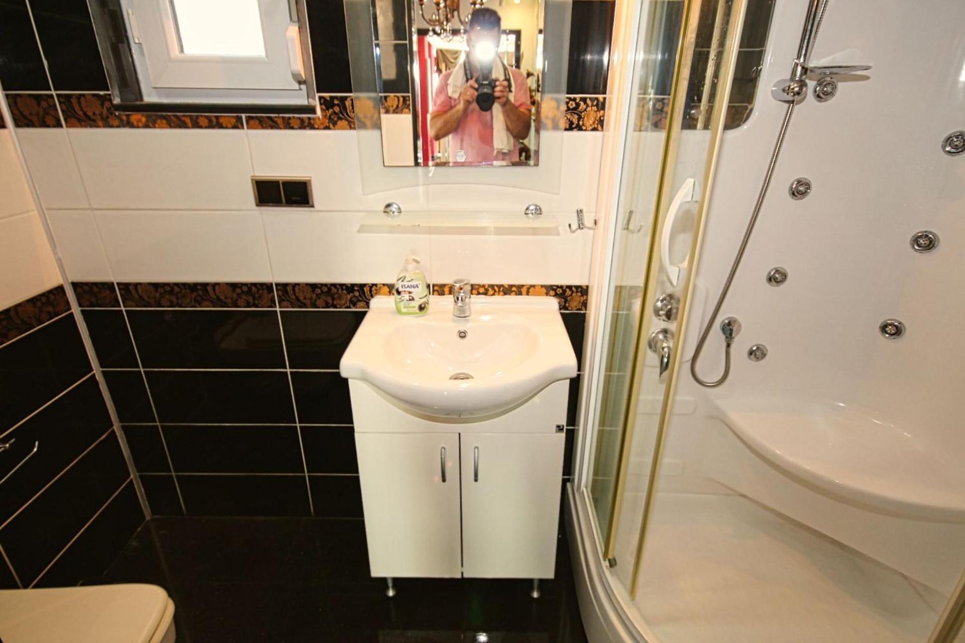 Villa - Luxus - Pool - Whirlpool - - Kestel *
