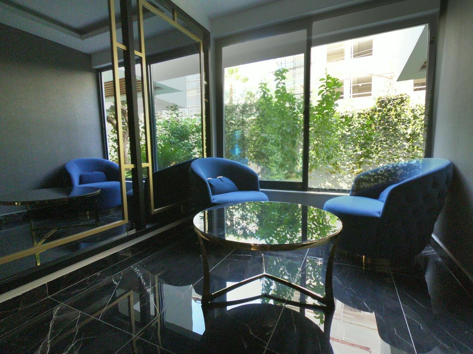 Apartment 26 Cleopatra Legacy No 8 *