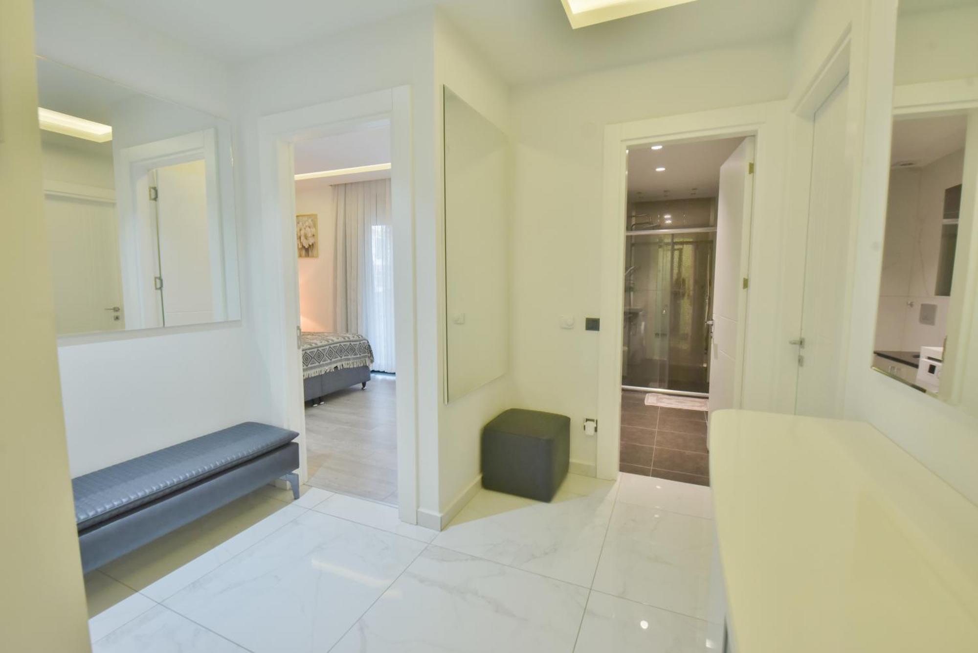 26 Cleopatra Legacy No 8 Apartment *