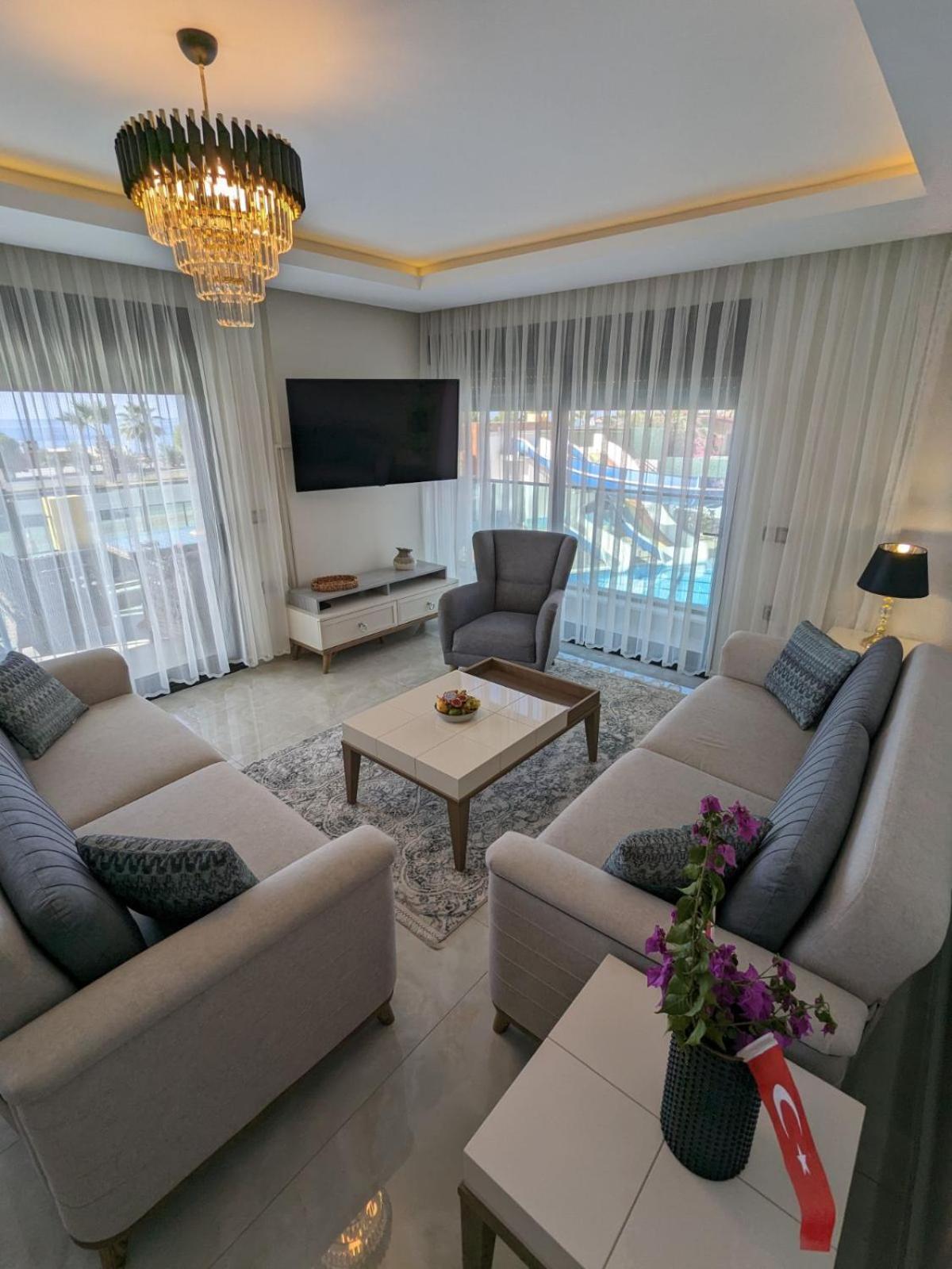 Luxurious With Sea View And Spa Center Apartment *