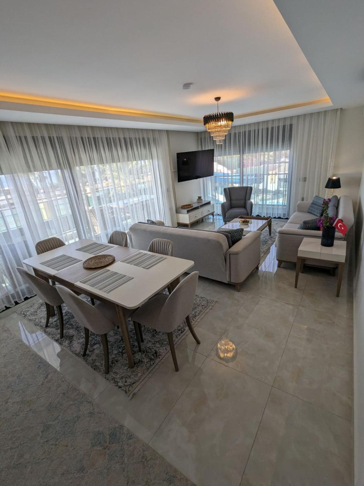 Luxurious With Sea View And Spa Center Appartement *