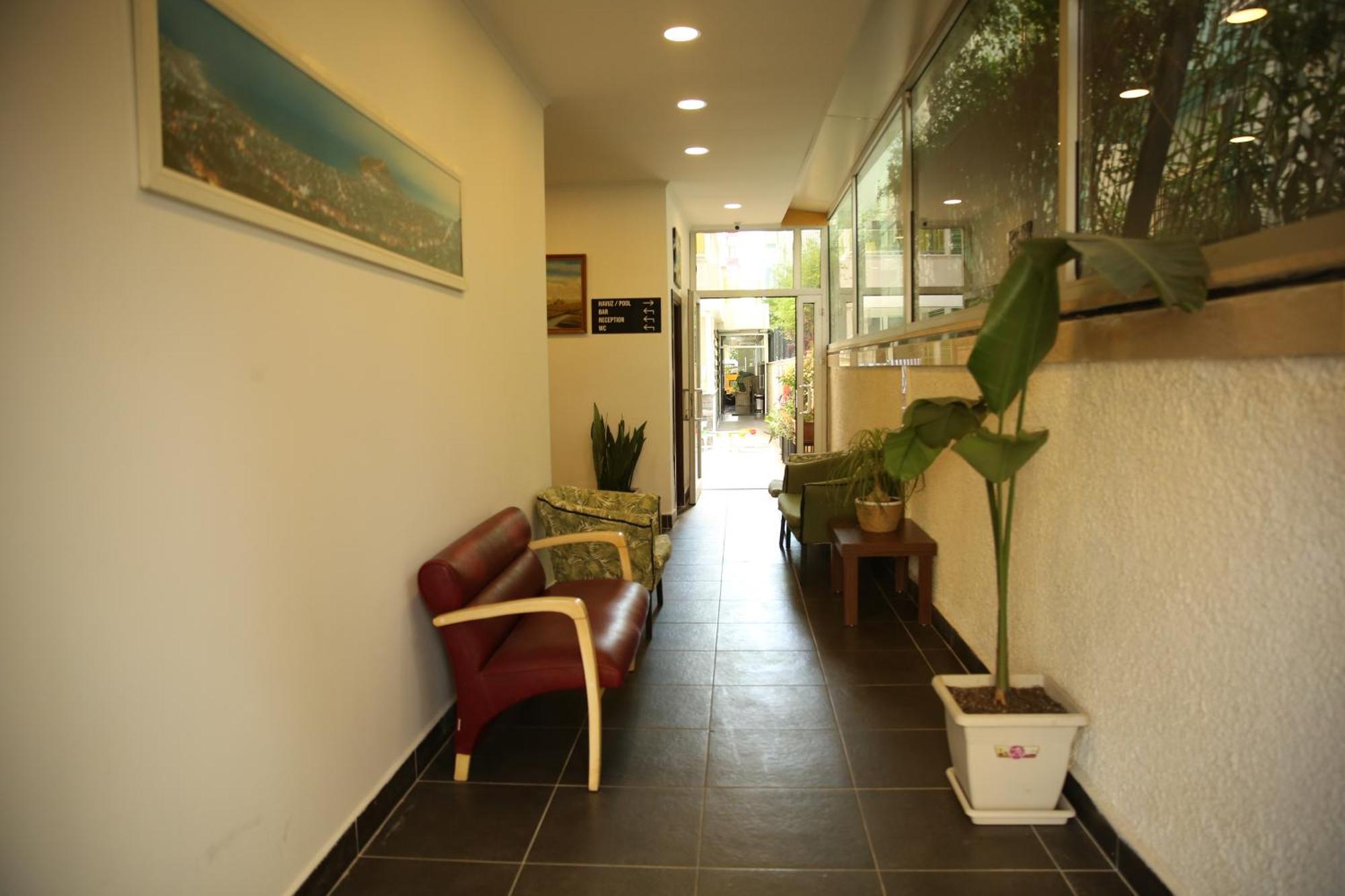 Aparthotel Saray 2*