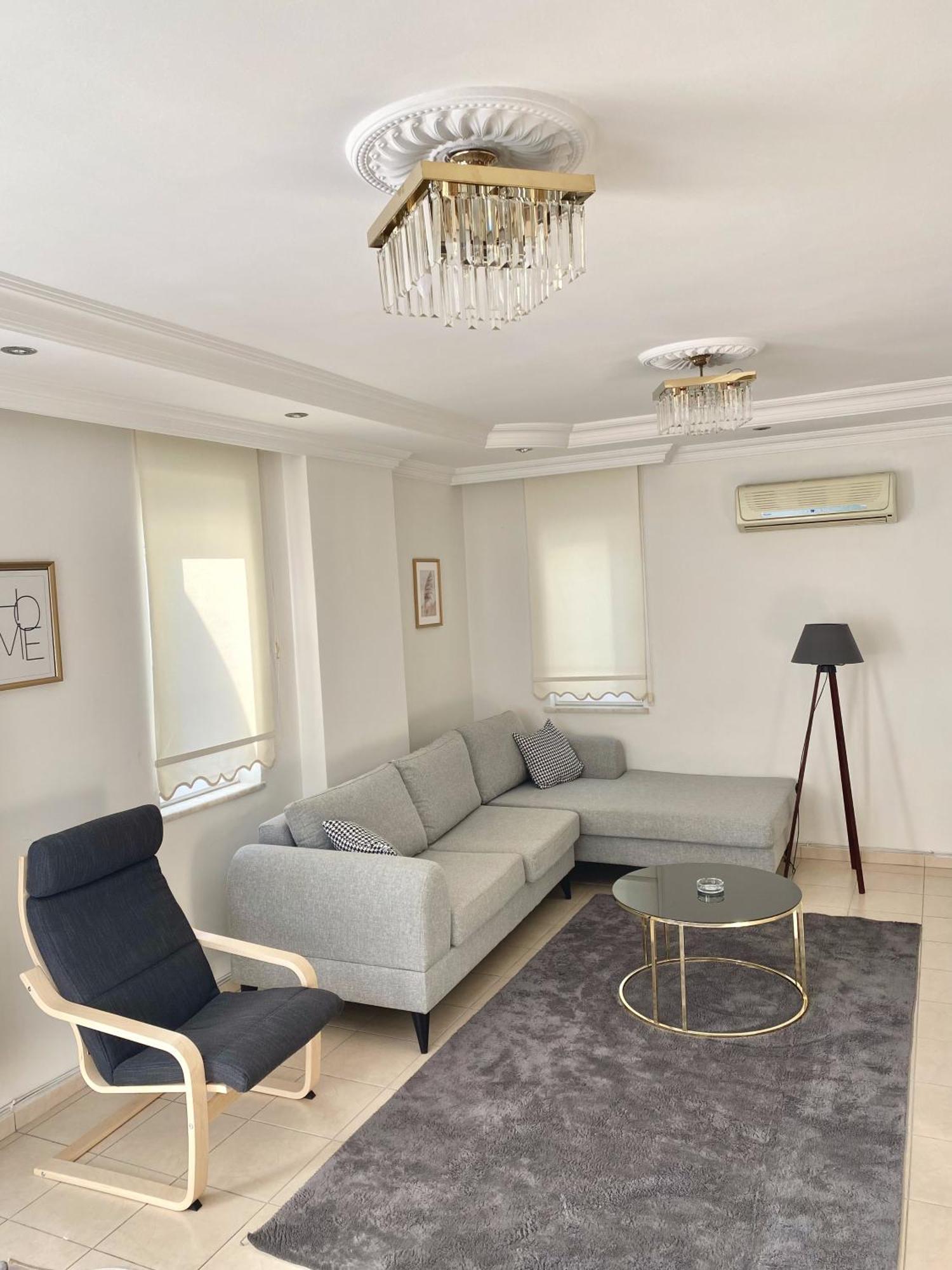 Zerrin Hanim - 1 Minute From Kleopatra Beach Alanya