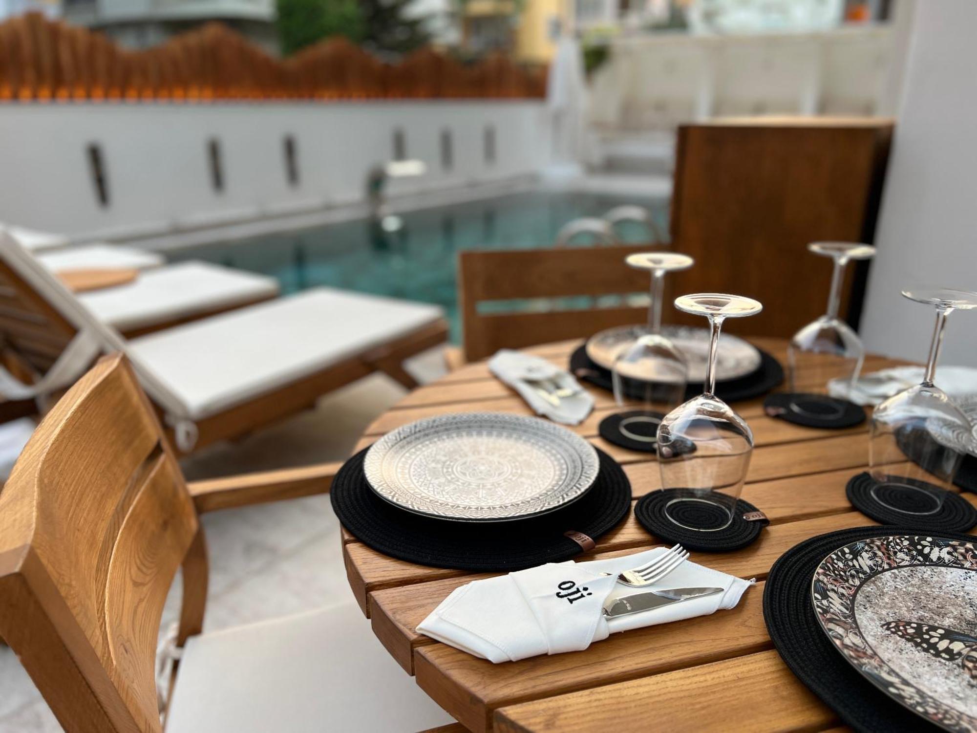 Oji Hotel *