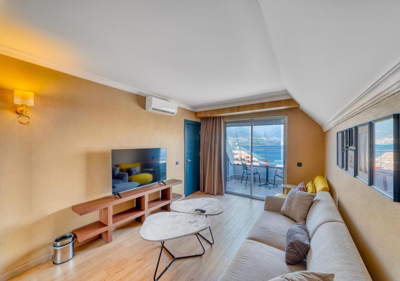 Numa Port Hotel