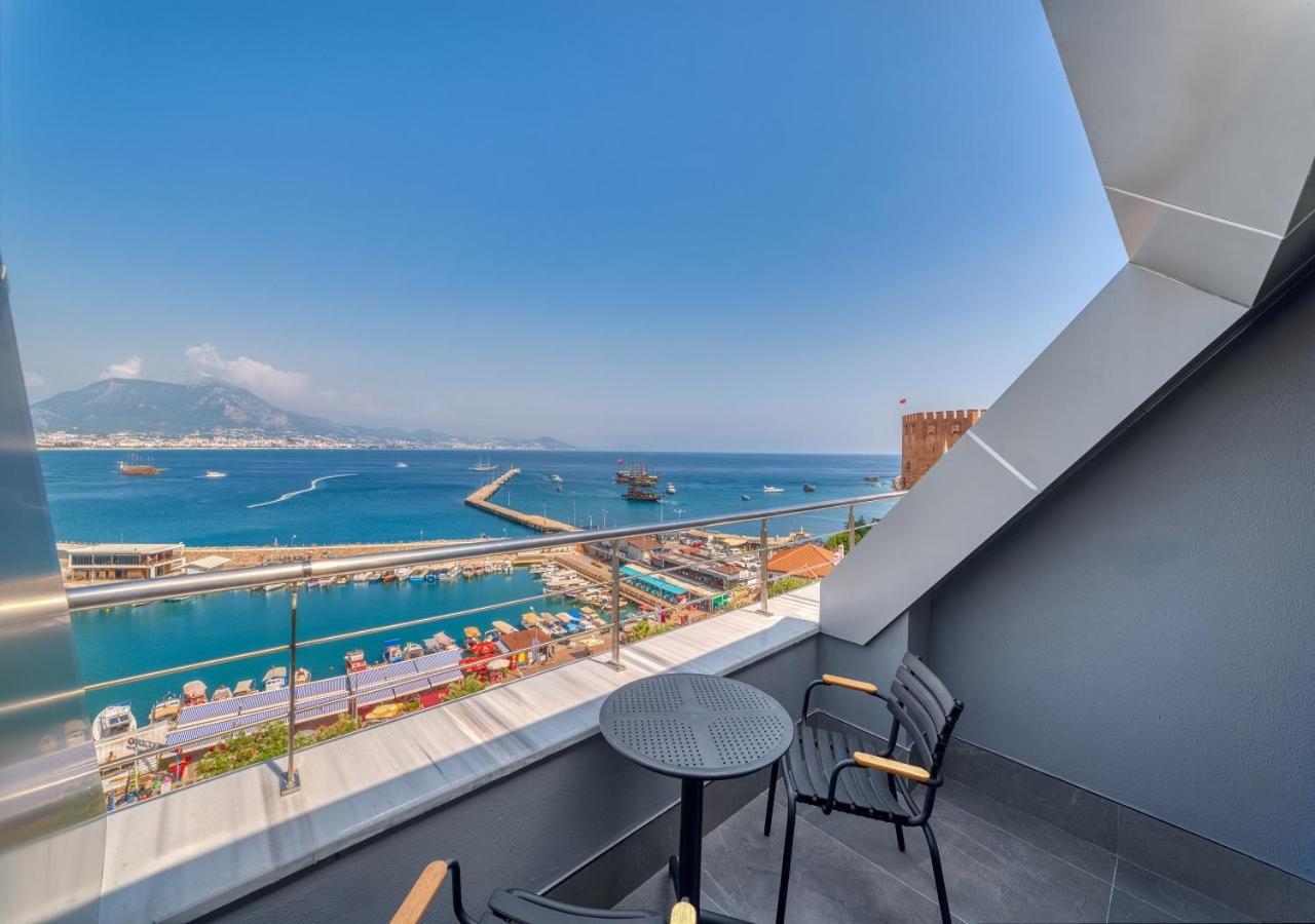 Numa Port Hotel