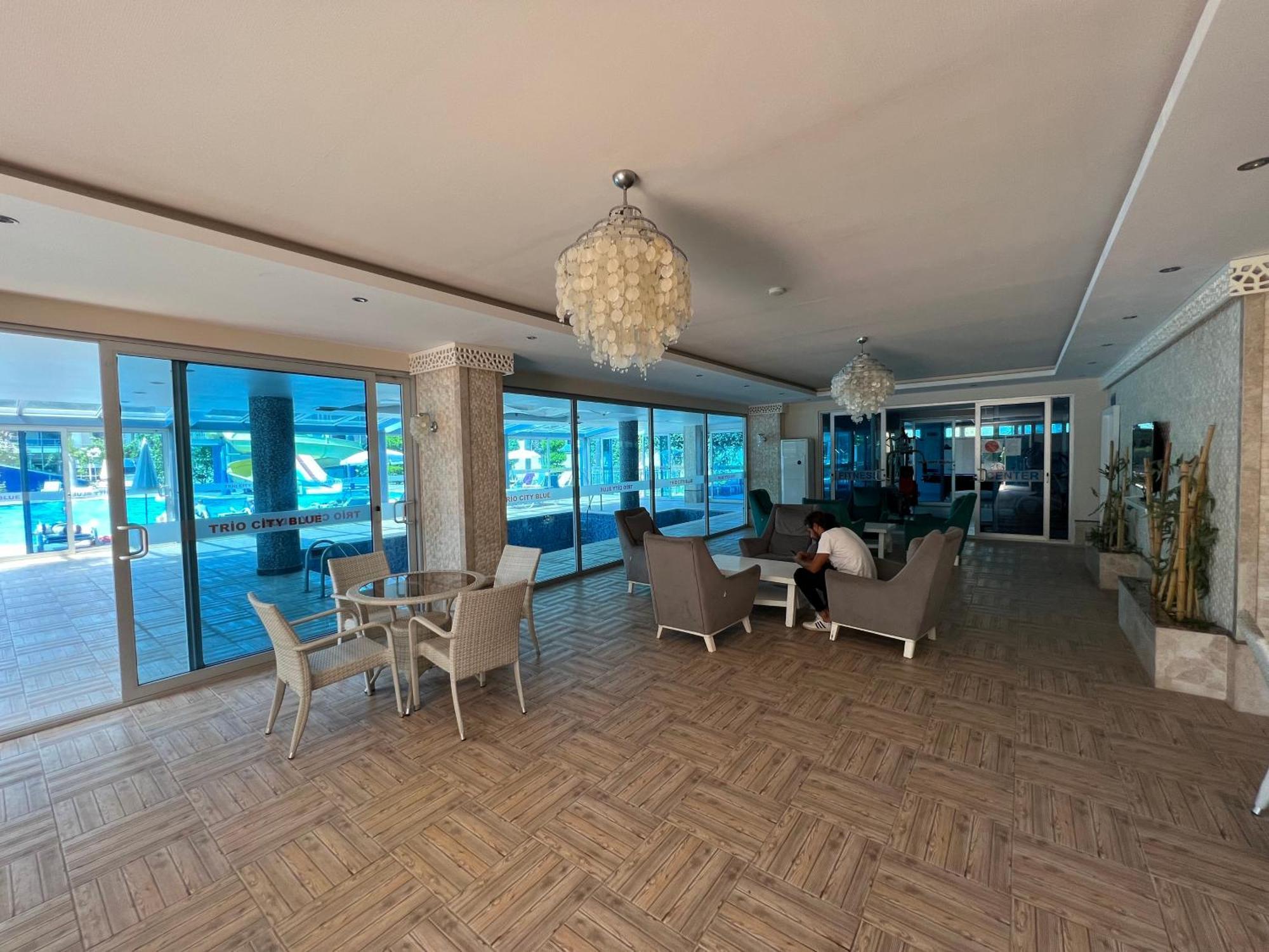 Penthouse 4 Bedrooms, 1 Living Room, To The Sea 7 Minutes Walk Apartamento