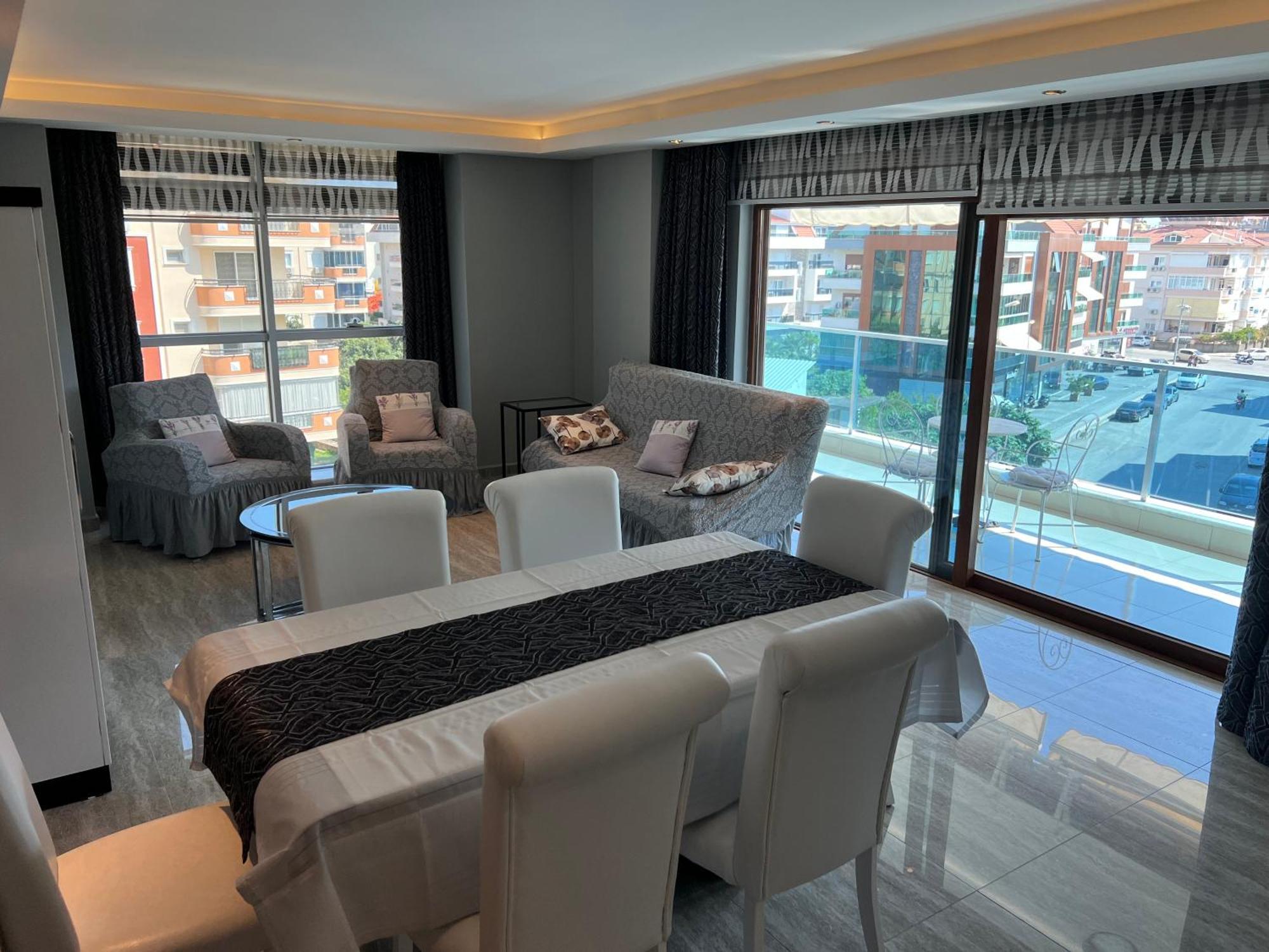 Apartamento Penthouse 4 Bedrooms, 1 Living Room, To The Sea 7 Minutes Walk Alanya