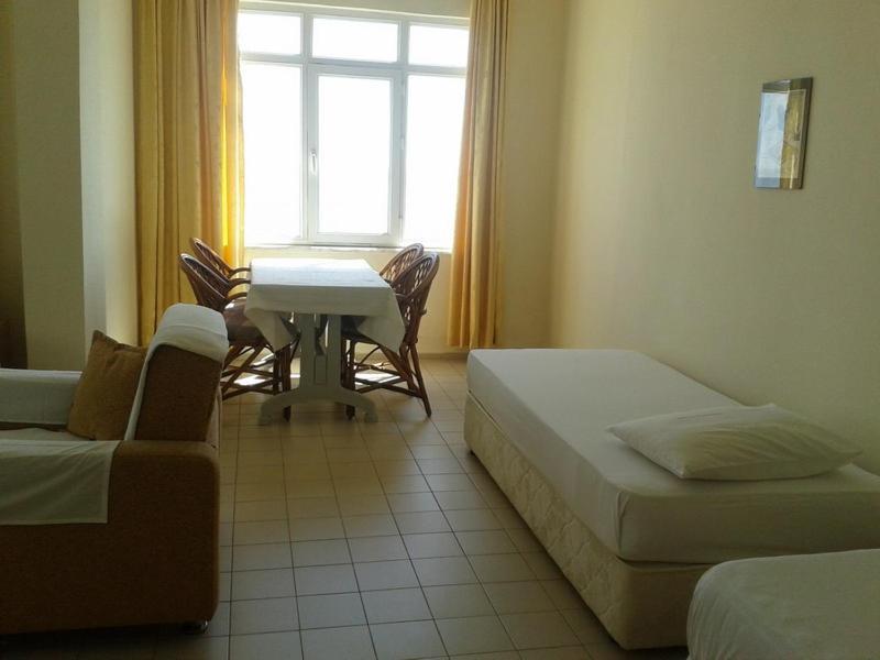 Orange Grove Apart *
