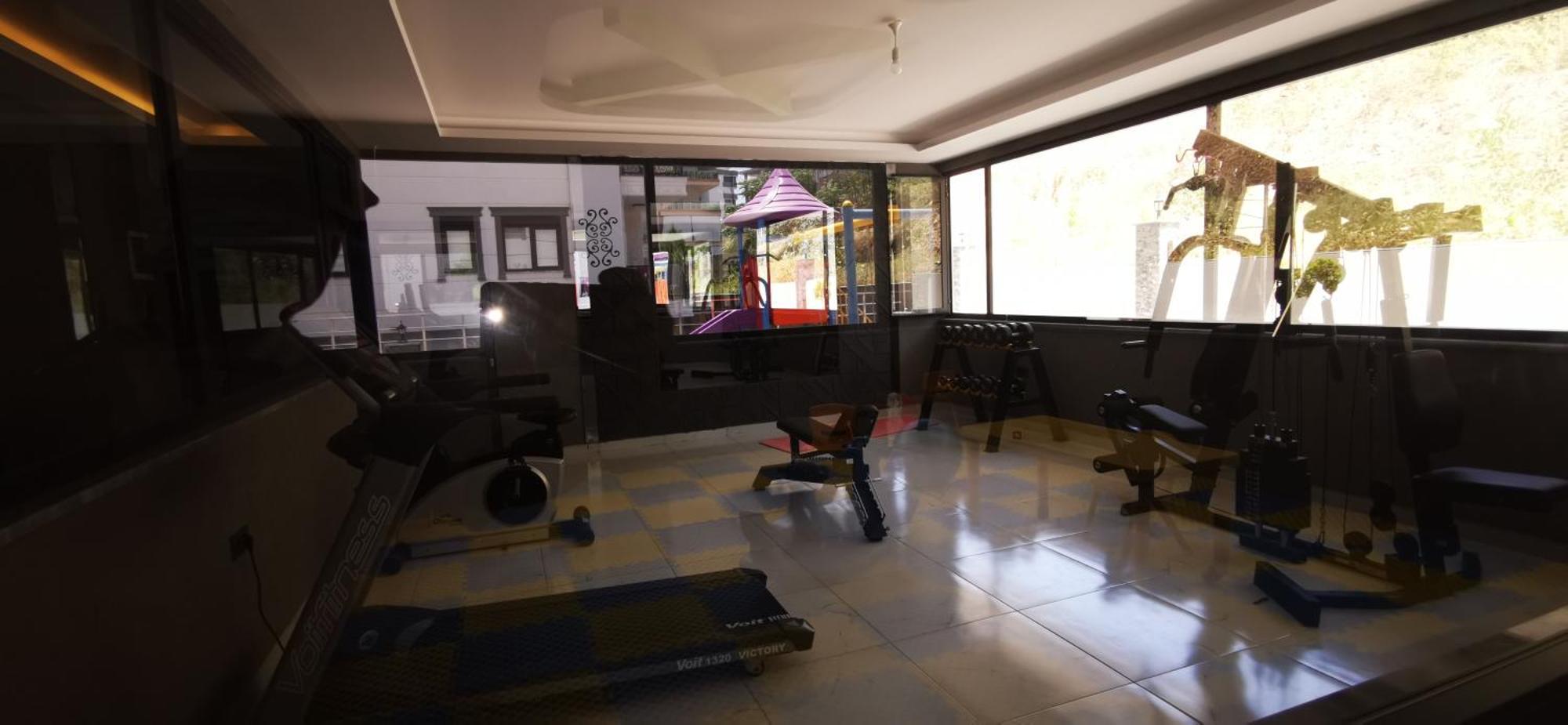 Life 6 Apartment *