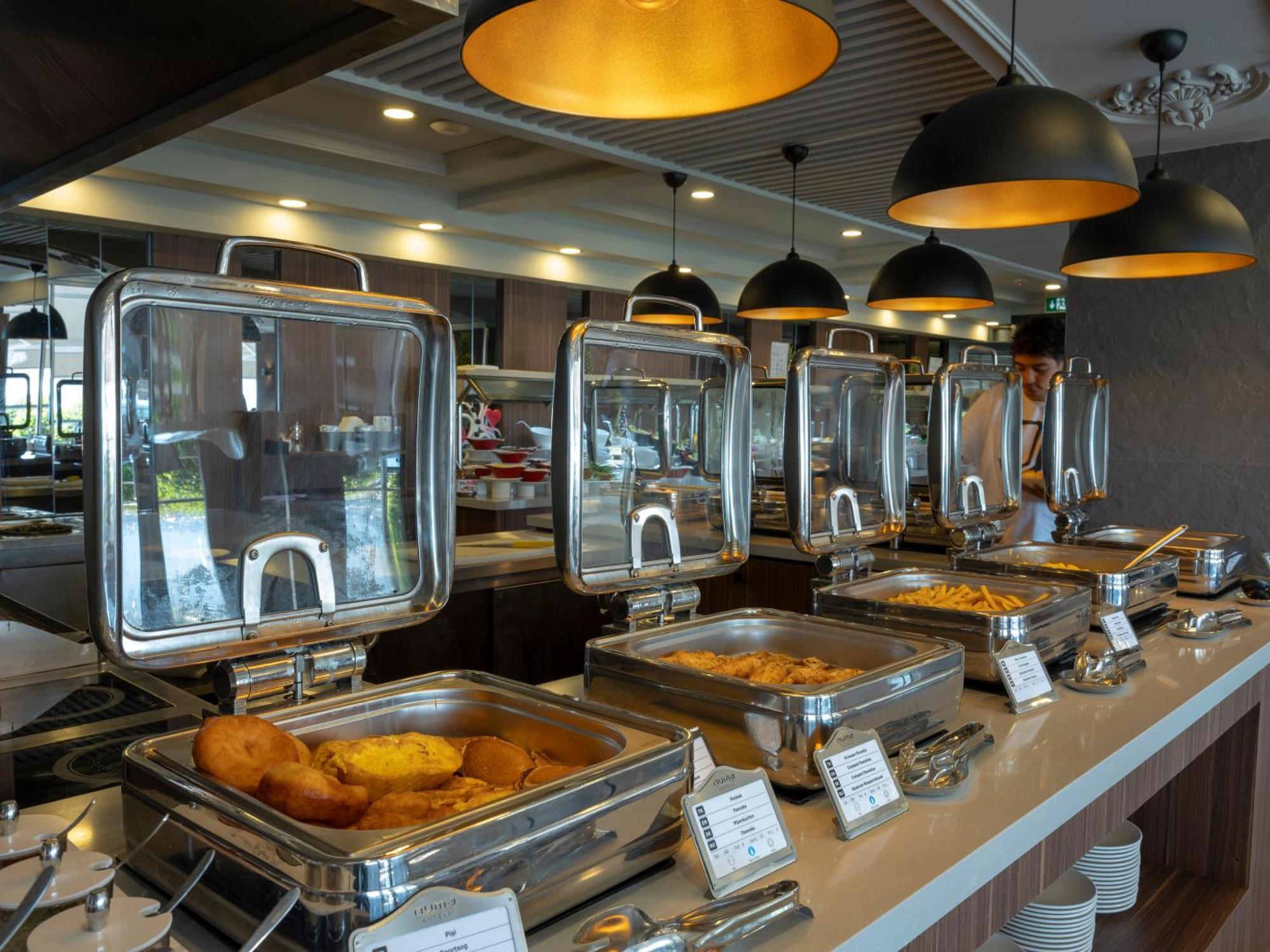 Numa Port Hotel 4*