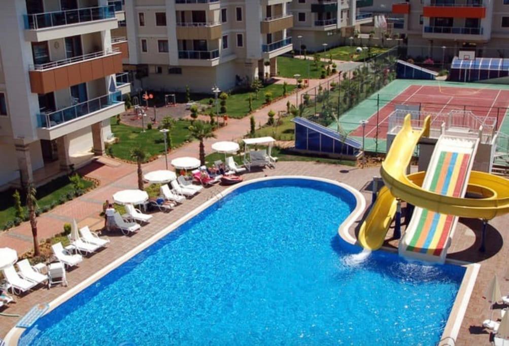 Penthouse 4 Bedrooms, 1 Living Room, To The Sea 7 Minutes Walk