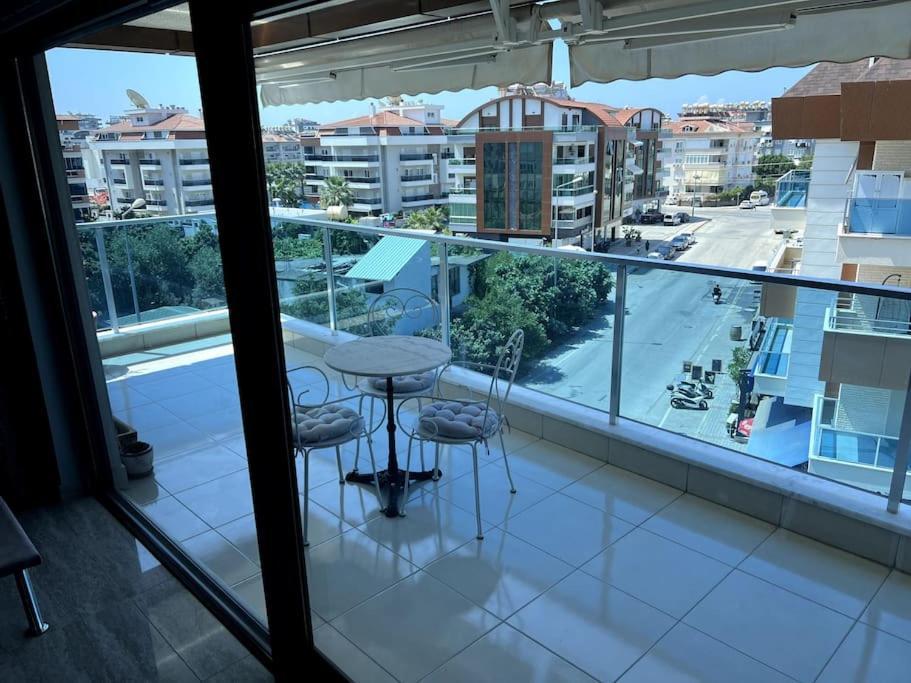 Penthouse 4 Bedrooms, 1 Living Room, To The Sea 7 Minutes Walk Alanya
