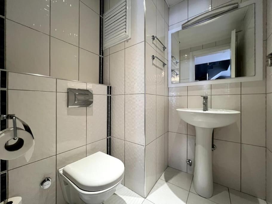 Apartamento Penthouse 4 Bedrooms, 1 Living Room, To The Sea 7 Minutes Walk *