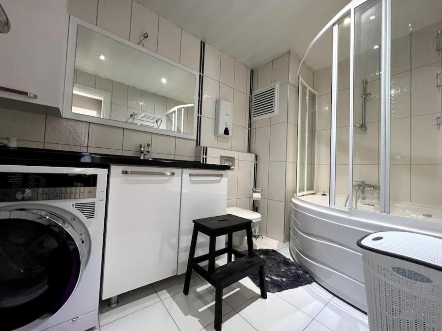 Penthouse 4 Bedrooms, 1 Living Room, To The Sea 7 Minutes Walk Alanya