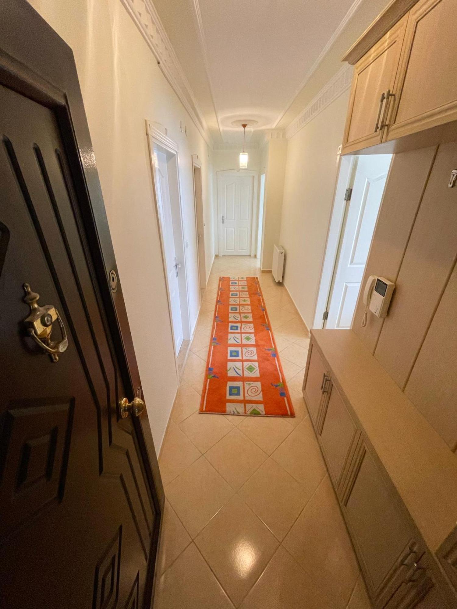 Family 2bd Flat 150m To The Daire