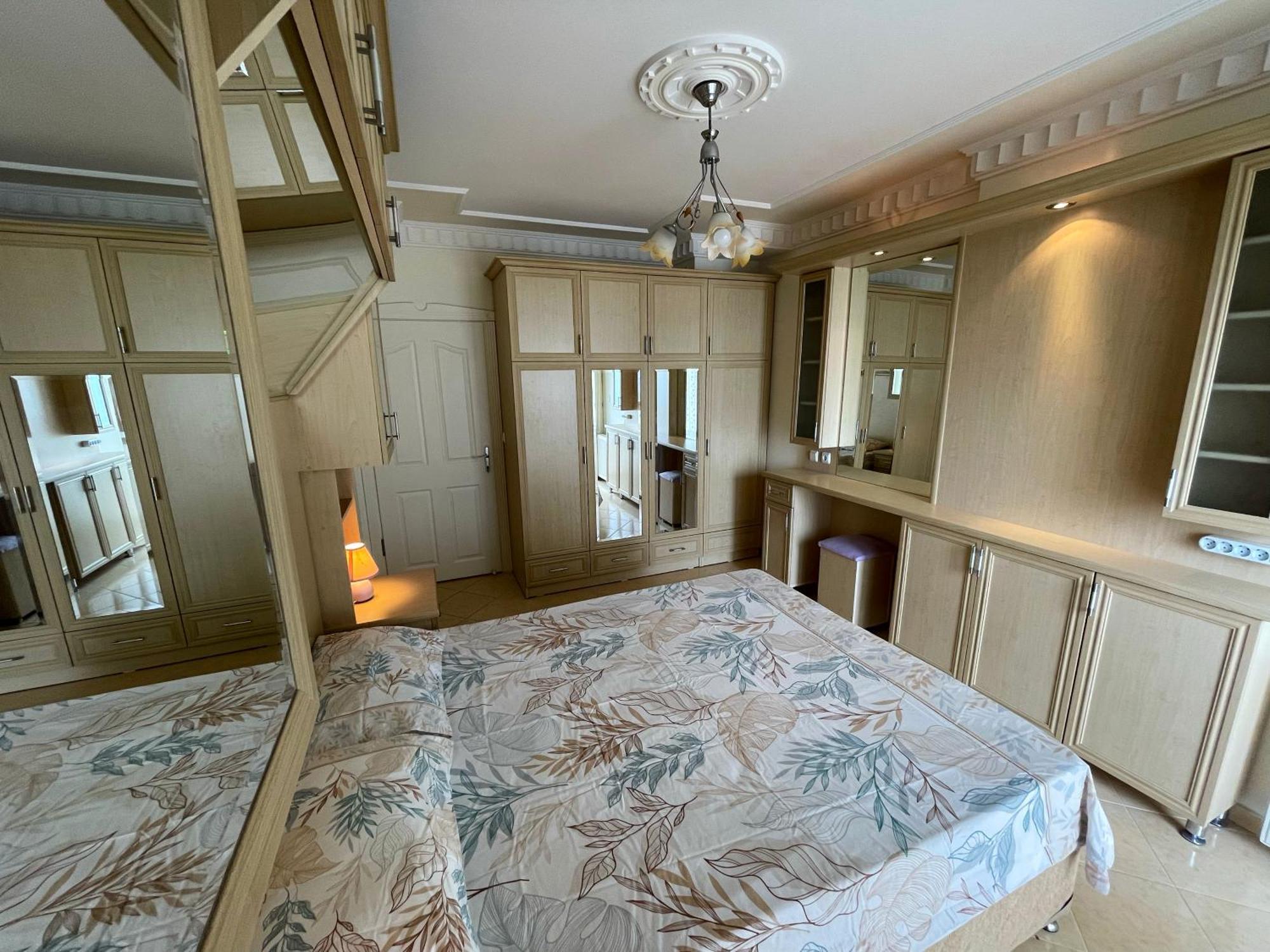 Family 2bd Flat 150m To The