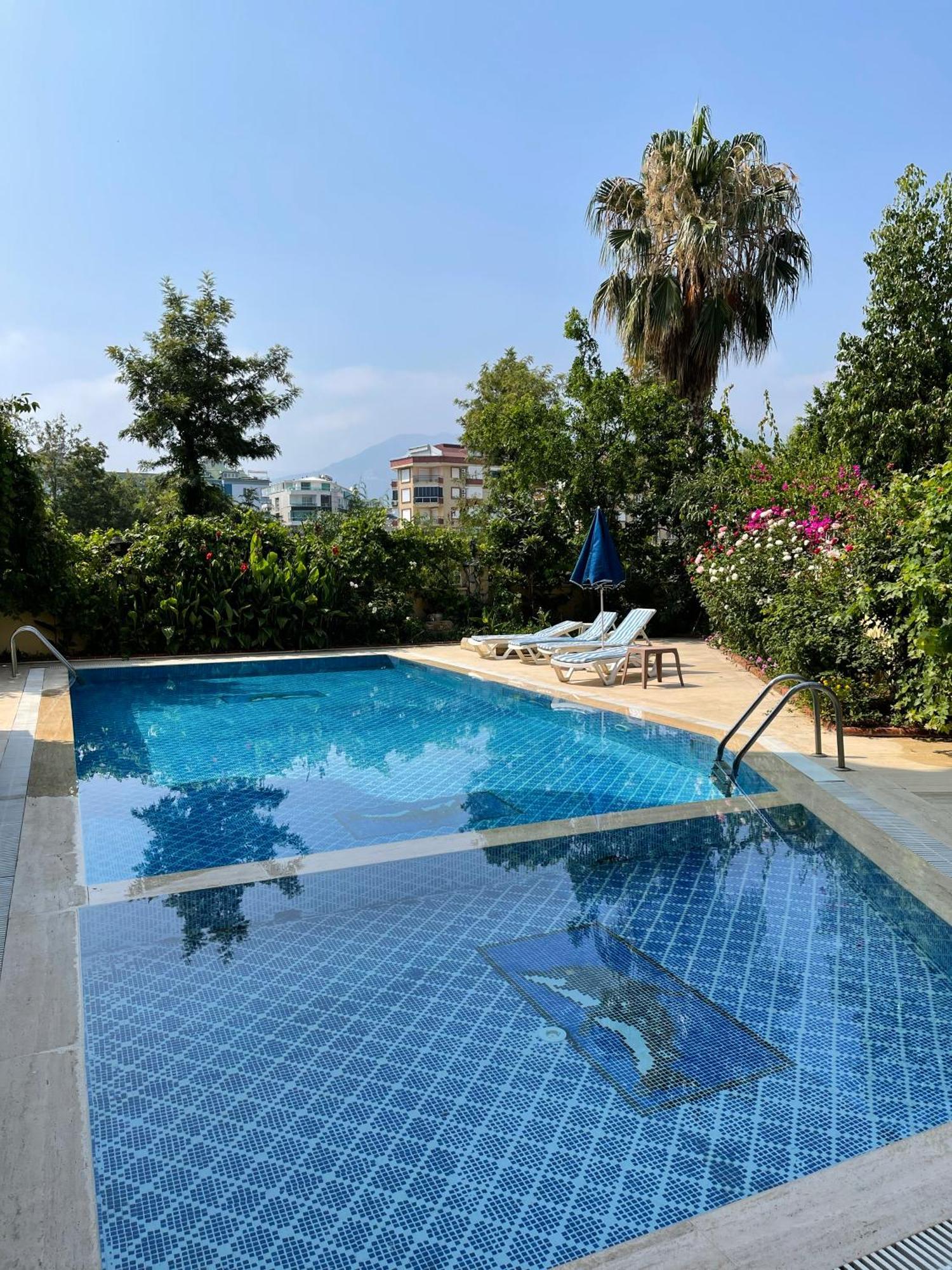 Family 2bd Flat 150m To The