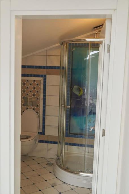 Cleopatra Ultra-luxury 3-bedroom Penthouse Apartment *