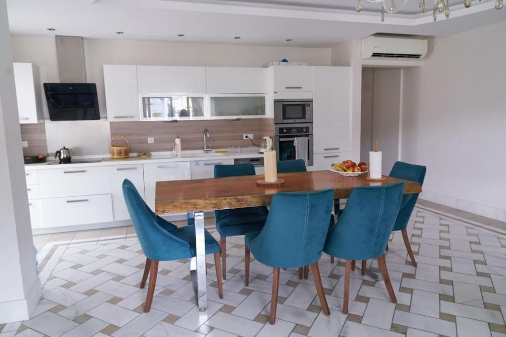 Cleopatra Ultra-luxury 3-bedroom Penthouse Alanya