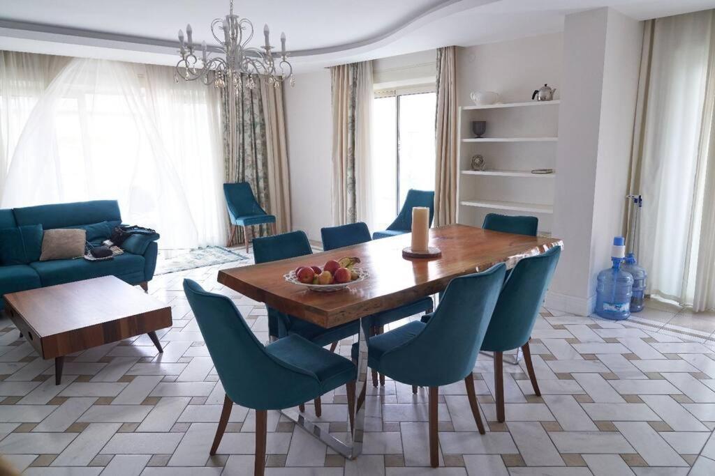 Cleopatra Ultra-luxury 3-bedroom Penthouse Apartment *