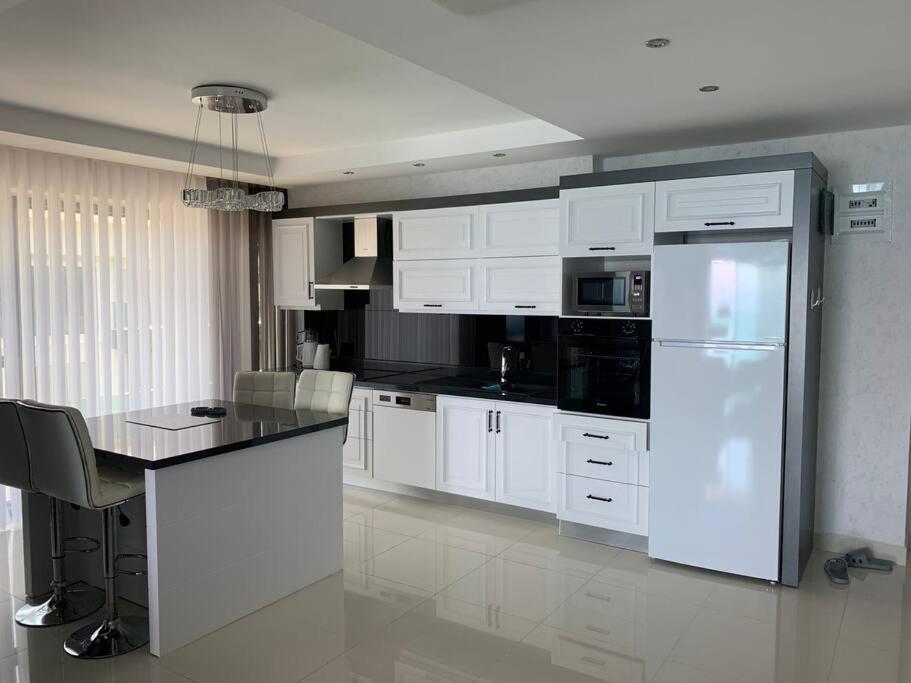 Apartment Luxury Penthouse With Amazing Sea View First Row *