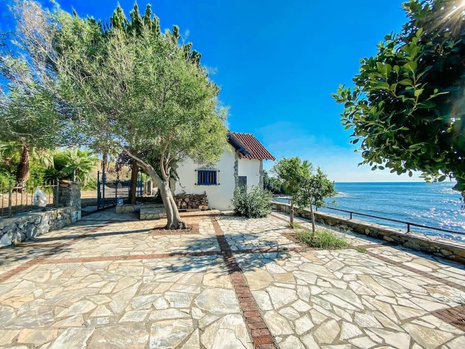 Seafront Isolated Unique House Ferienhaus Alanya