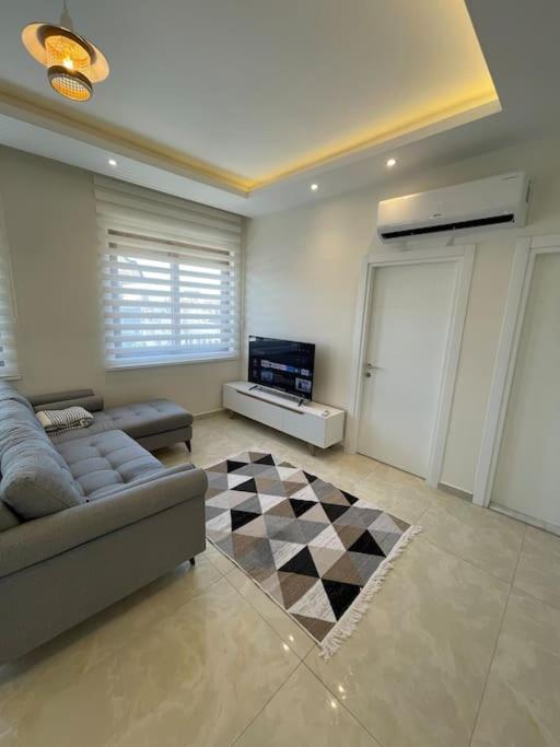 Apartment Denize Cok Yakin. Sifir Bina