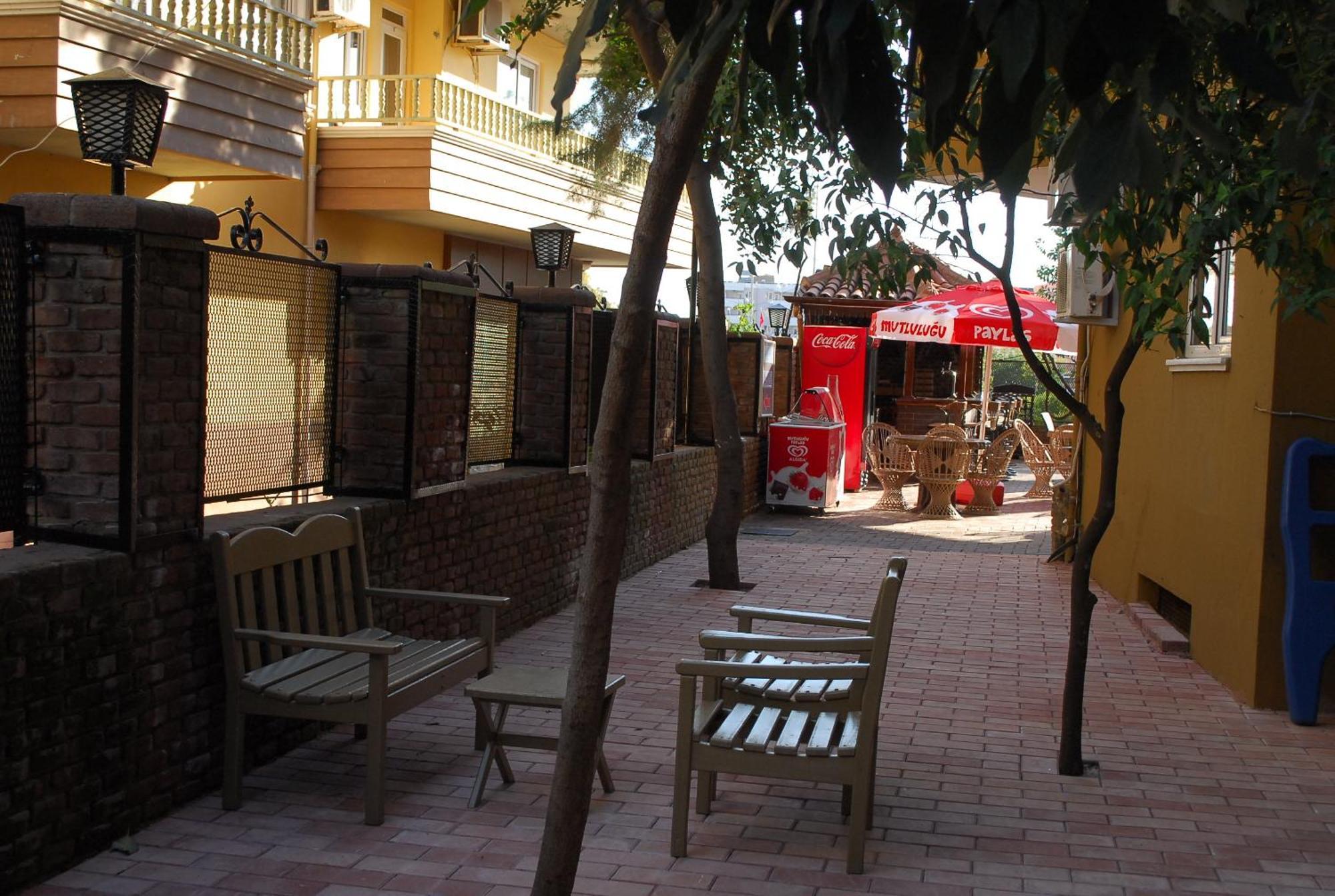 Aparthotel Atak 3*
