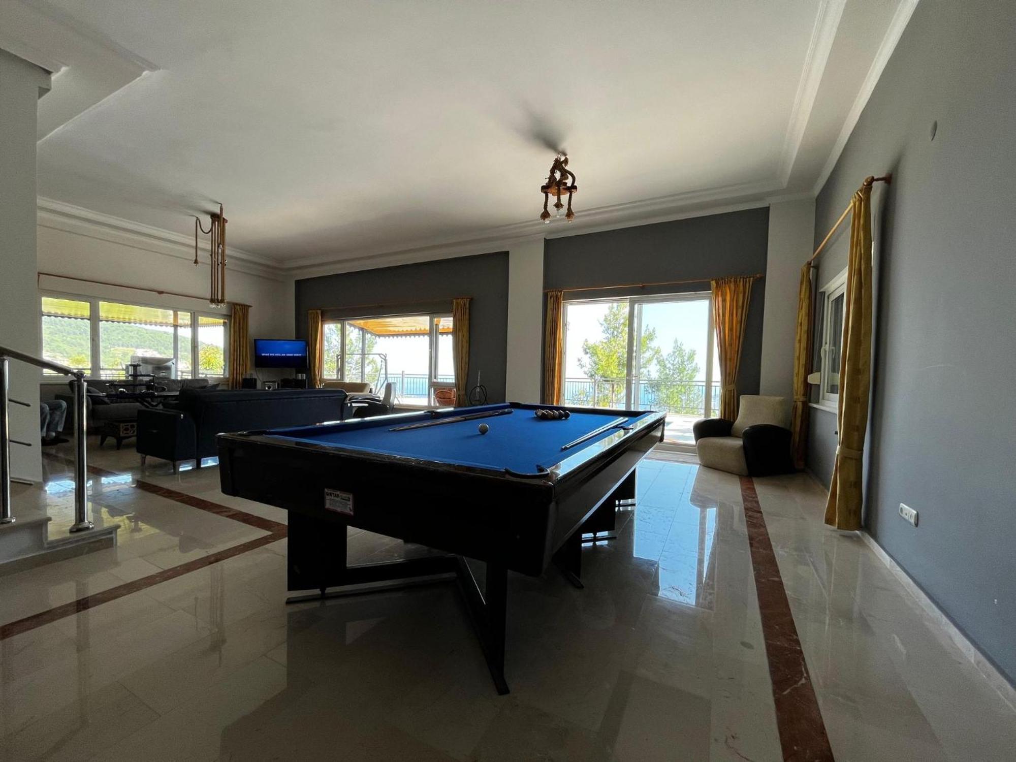 Sunset Villa *