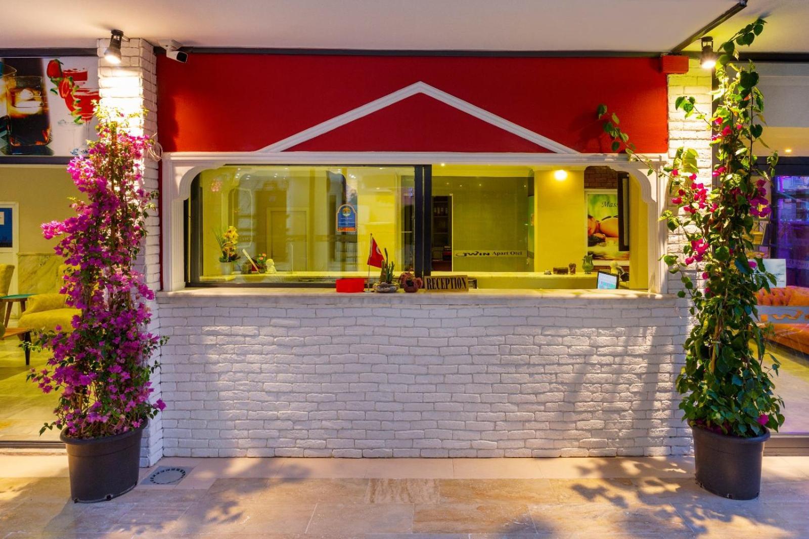 Aparthotel Twin 3*