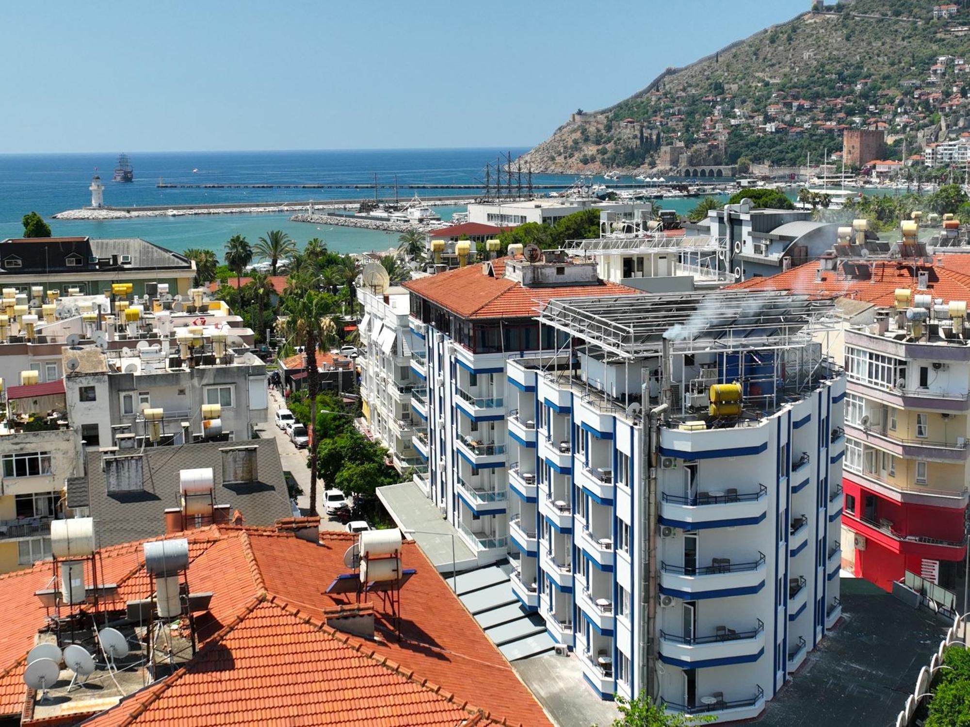 Gurses Life Aparthotel 3*