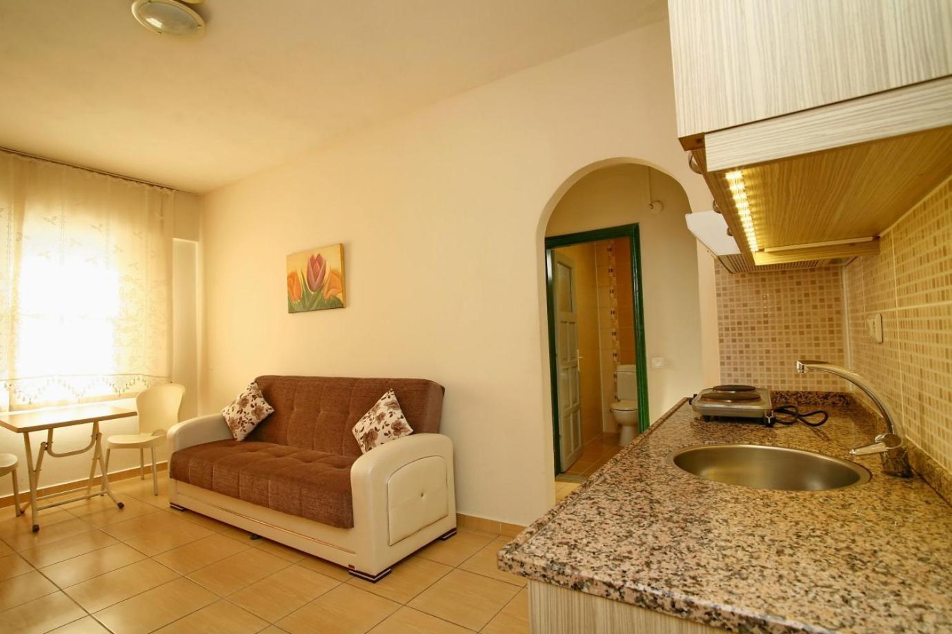 Aparthotel Magi 2*