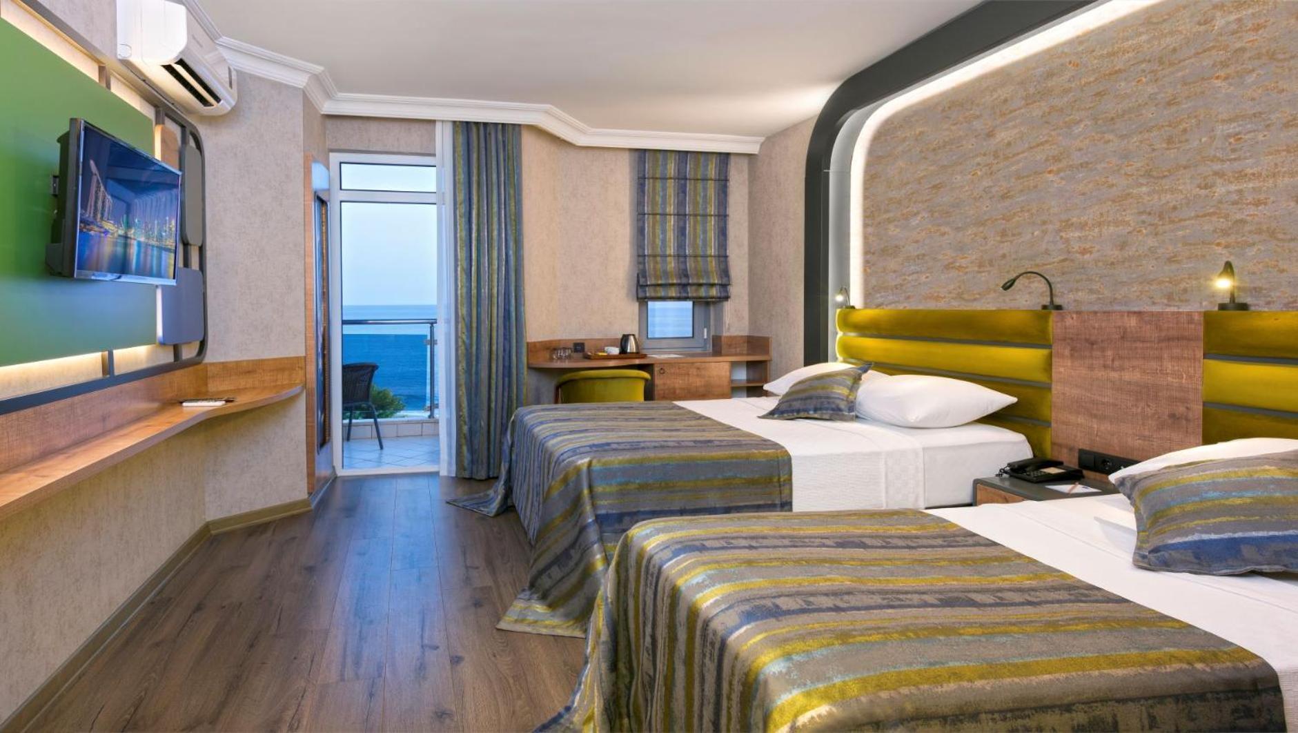 Monart Hotel 4*