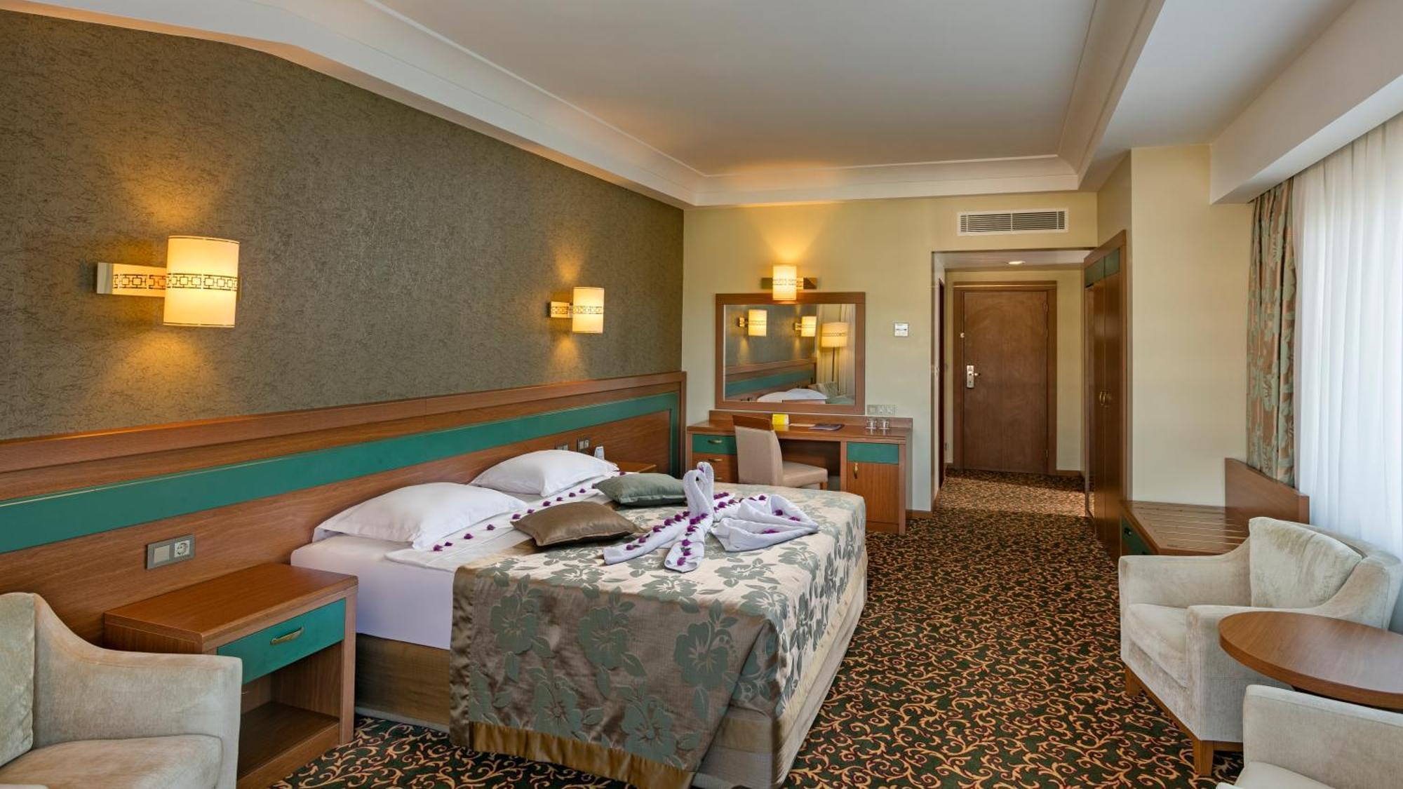 Oezkaymak Select Hotel *