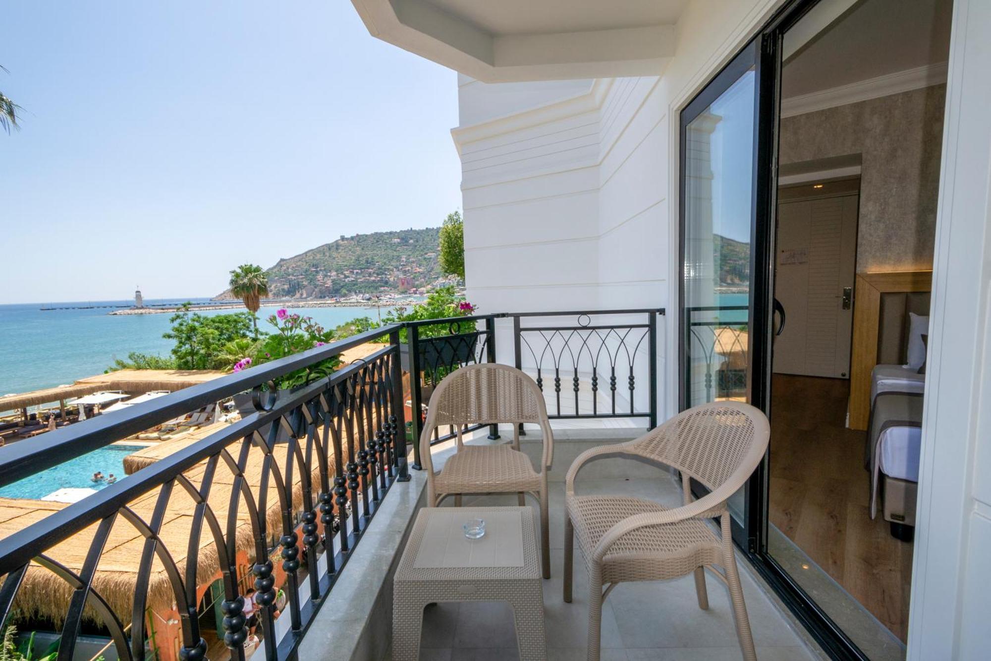 Hotel Demanor Adult Only *