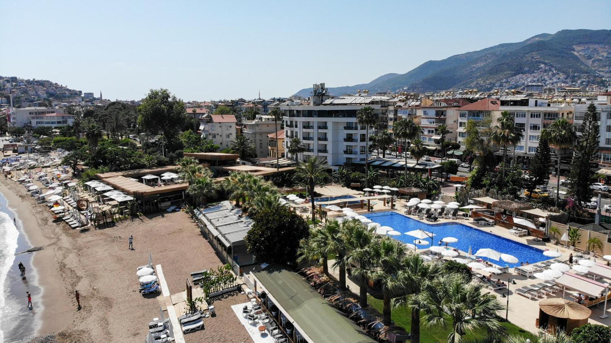 Demanor Adult Only Hotel