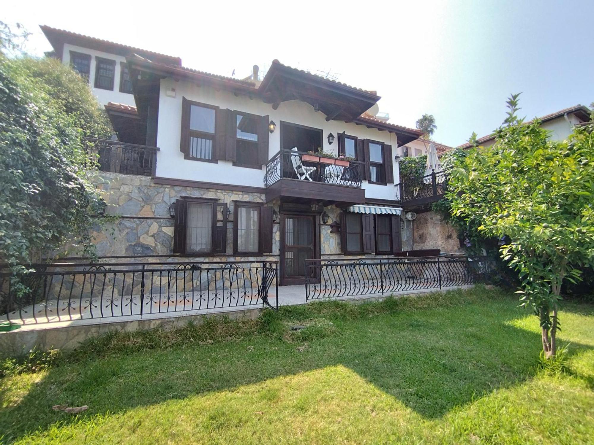 Escape To History In A Stunning Stone House With Garden And Sea View In The Heart Of Villa
